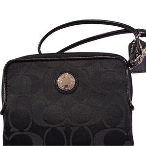 Coach Signature Hampton Wristlet